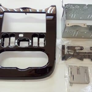 Kit montaggio autoradio per Dacia Sandero 2006 - 2012 2 DIN marrone