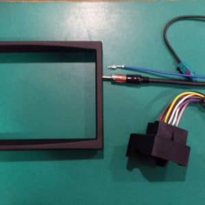 Kit montaggio autoradio per RENAULT Traffic dal 2006 al 2011 mascherina 2 DIN