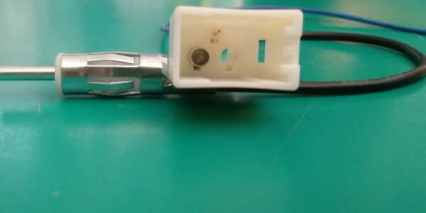 Cavo adattatore antenna connettore DIN per Toyota YARIS serie dal 2009 - immagine 2