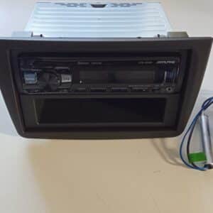 Autoradio Alpine per Alfa Romeo Mito con Vivavoce Bluetooth SD USB