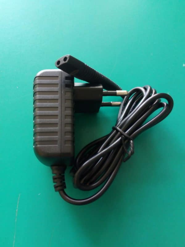 Alimentatore a spina per rasoio BRAUN modello HC 3050