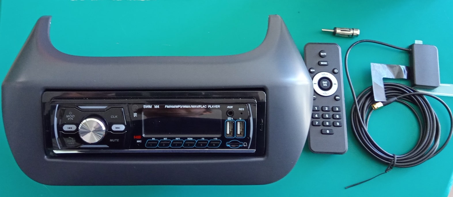 Autoradio per Fiat Qubo con Vivavoce Bluetooth SD USB USB ricarica  cellulare - Bandi Srl