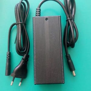 Alimentatore per Hoverboards - Bici elettriche 29V - 2A spinotto 5,5 x 2,5