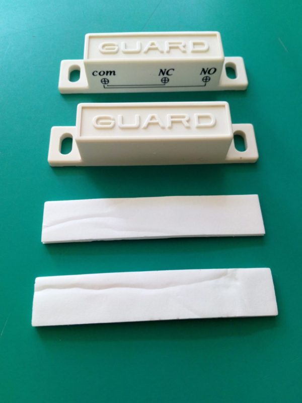 Contatto magnetico 1 scambio per allarmi con filo su porte o finestre