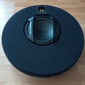 Subwoofer Alpine in cassa chiusa per Fiat Grande Punto ruota di scorta da 16''