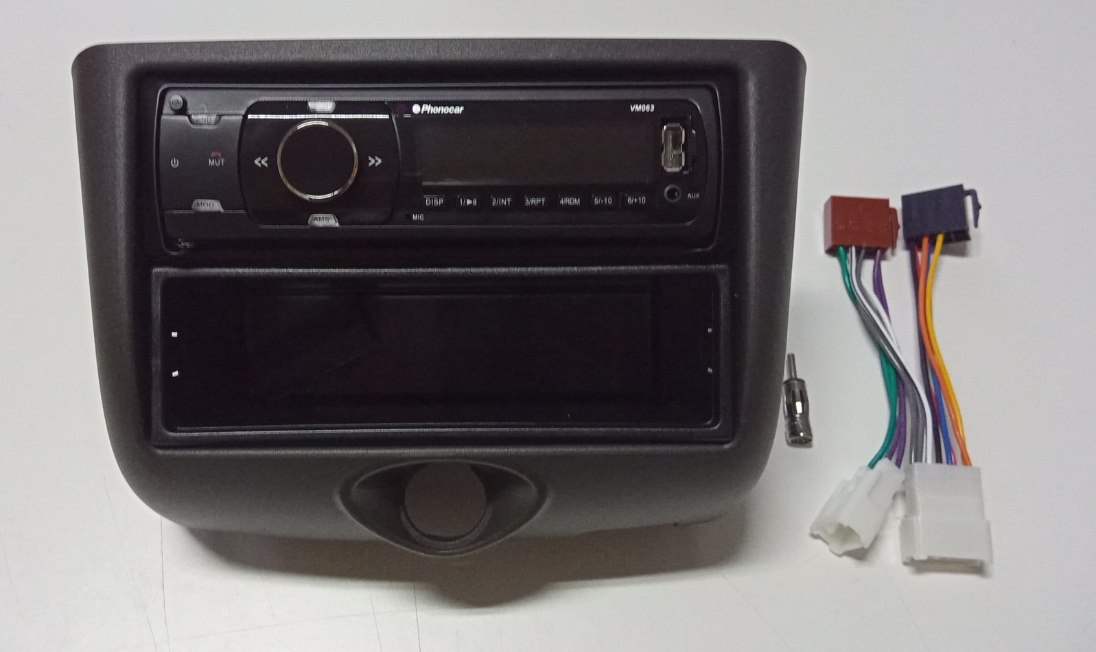 Autoradio per Toyota Yaris 99/03 con Vivavoce Bluetooth SD USB
