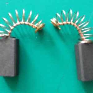 nr. 2 Carboncini spazzole motore ricambio per BOSCH POF 40,  POF 400 A , POF 400