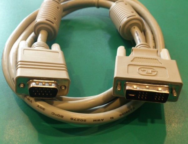 CAVO DVI ANALOGICO SUBD 15 HD CON FERRITI VGA/SVGA 15 PIN MASCHIO MASCHIO  NL379