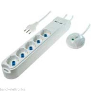 MULTIPRESA 5 PRESE SCHUKO/BIPASSO, 2 PORTE USB, INTERRUTTORE A PEDALE, SP.16A