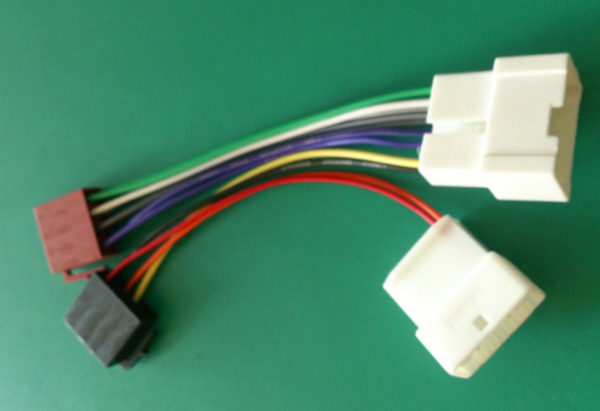 Adattatore iso montaggio autoradio per  Opel Vivaro serie dal 2013