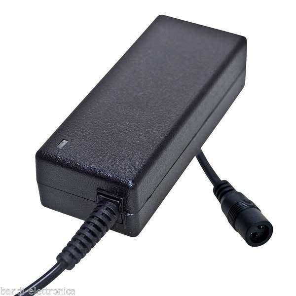 ALIMENTATORE SWITCHING 12Vdc 5000mA CON 2 CONNETTORI 5.5X2.1/5,5x2,5mm.