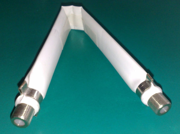 ADCAVO ATTATORE PIATTO PRESA F / PRESA F  SAT ,ADATTO PER FINESTRE ,PORTE