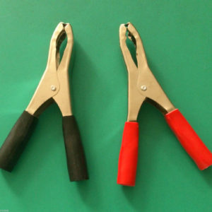 N° 2 PINZE COCCODRILLO ROSSA NERA PER CARICABATTERIE PORTATA 50A