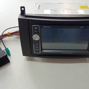 Autoradio comandi al volante per Mercedes Classe B (W245) 05-11 Mediastation DAB con Monitor 6,2” Touch Screen